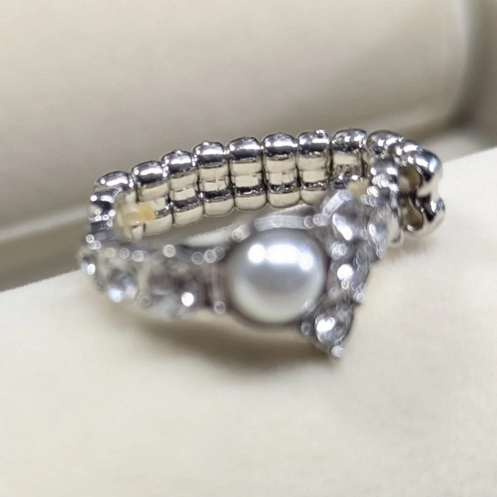 New Faux Pearl Clear Rhinestone Crystal Stretch Band Ring Silver Tone Comfy